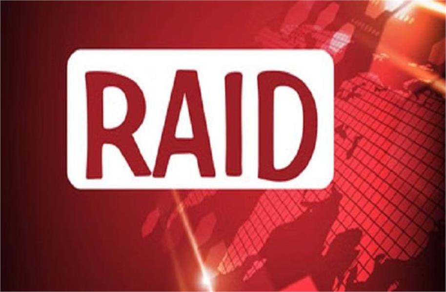 Jalandhar में पुलिस और आबाकारी की Raid, अवैध शराब के कारोबार का पर्दाफाश