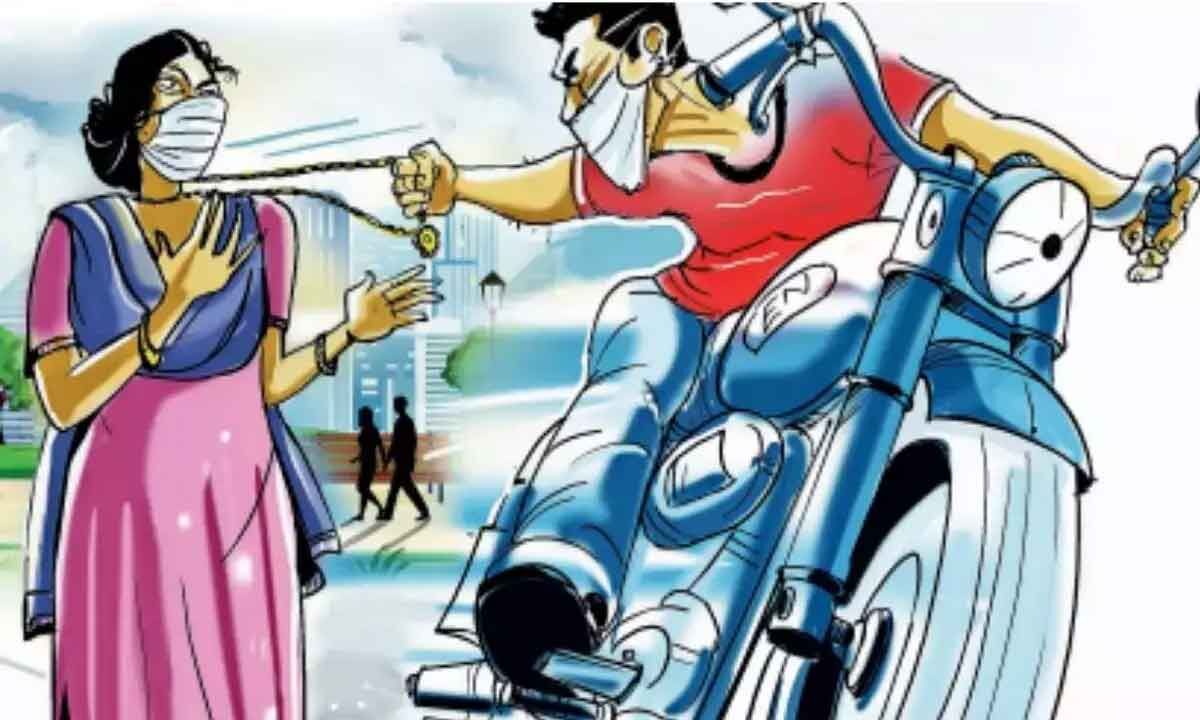 जालंधर में महिला से स्नैचिंग की कोशिश और हमला: 3 नाबालिग हिरासत में, तेजधार हथियार व बाइक बरामद